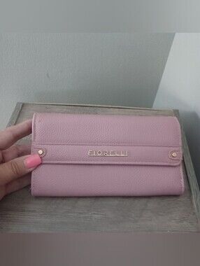 Fiorelli Textured Wallet. ONE SET PRICE $8 & 4.99 SHIPPING!!!!